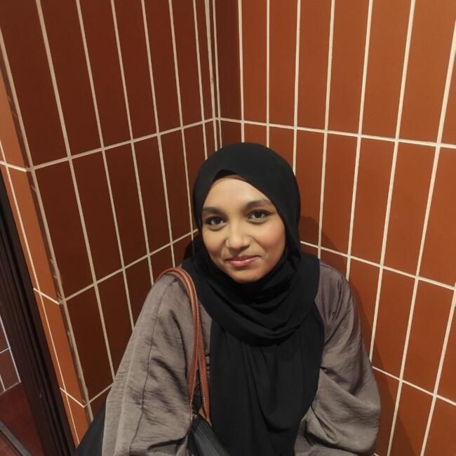Babysitter in Singapore: Fatheena