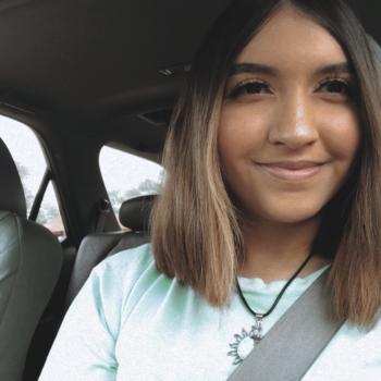 Babysitter in San Antonio: Mia