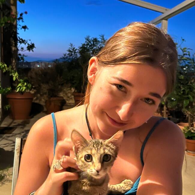 Babysitter in Athens: Milena