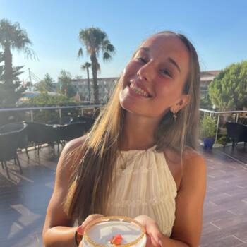 Babysitter in Brecht: Maite