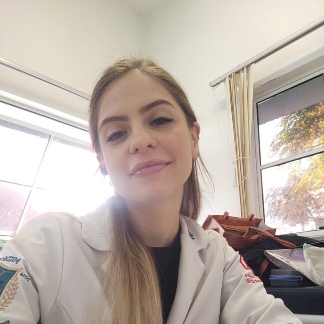 Babysitter in Christchurch: Maria Luiza