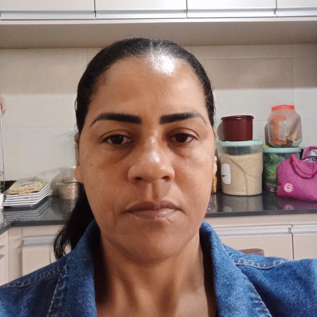 Babysitter in Suzano: CARINA