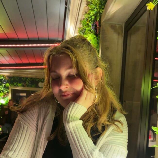 Babysitter in Bruges: Lana