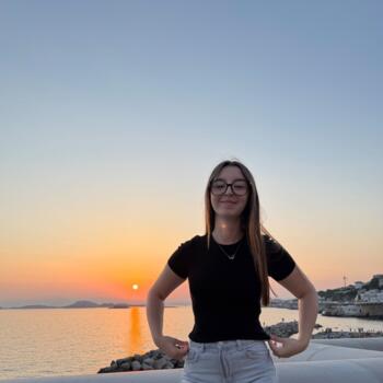 Babysitter in Vermenton: Lena