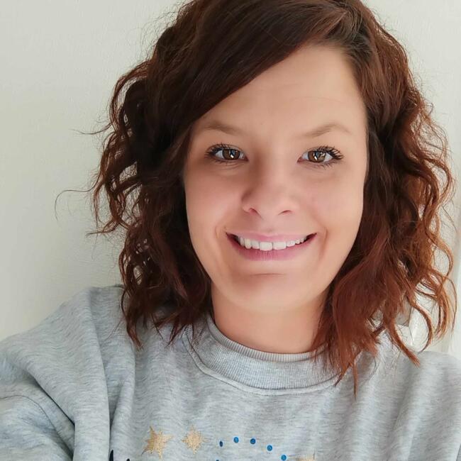 Nanny in Magny-Saint-Médard: Alicia