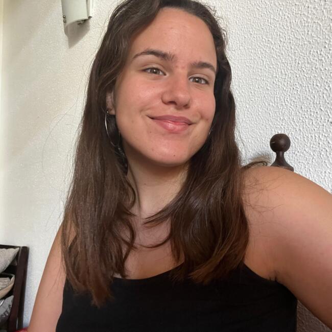 Babysitter in Girona: Carla