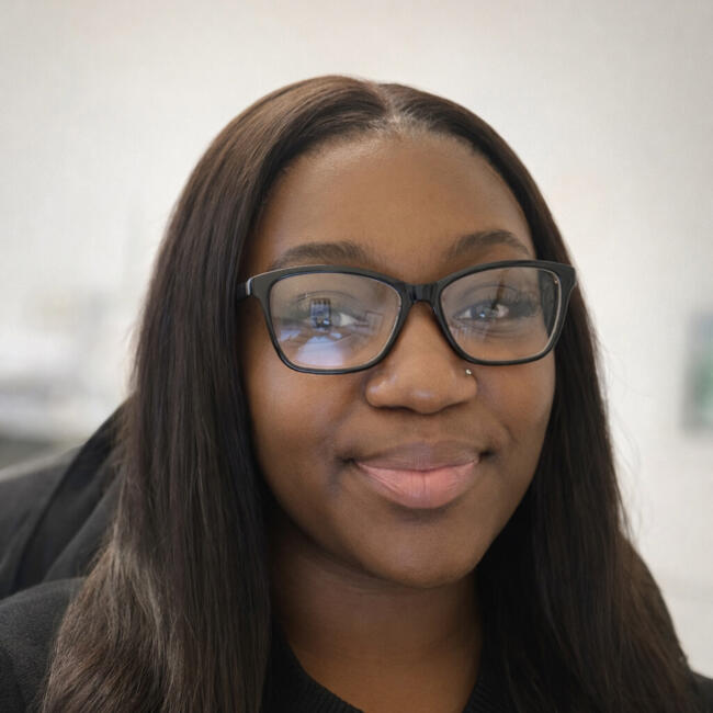 Babysitter in Harlow: Jenai