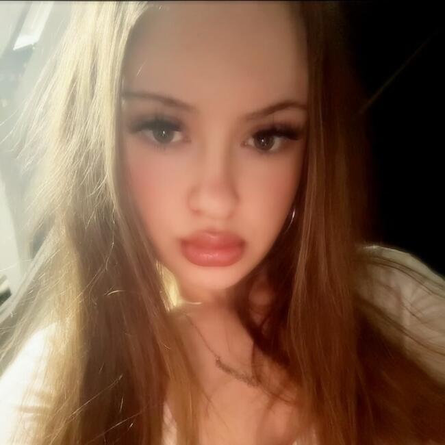 Babysitter in Coventry: Veronica