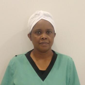 جليسة أطفال في الرياض: Esther