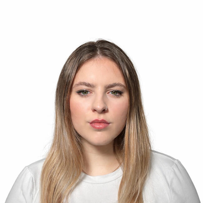 Babysitter in Besnate: Elena