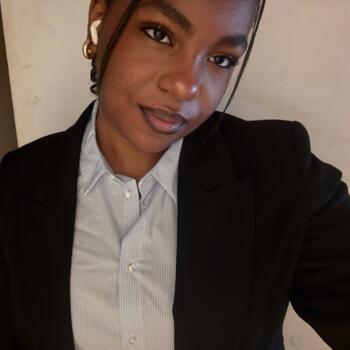 Babysitter in La Roche-sur-Yon: Olivia