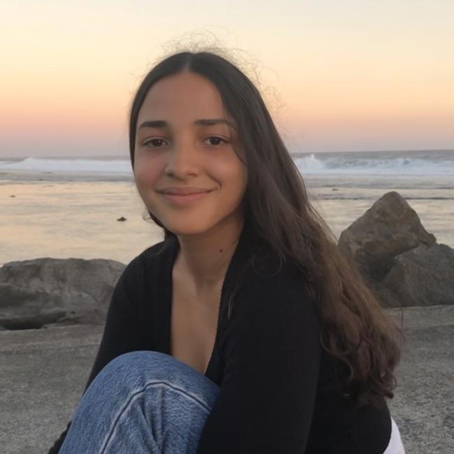 Liège 베이비시터: Ilona