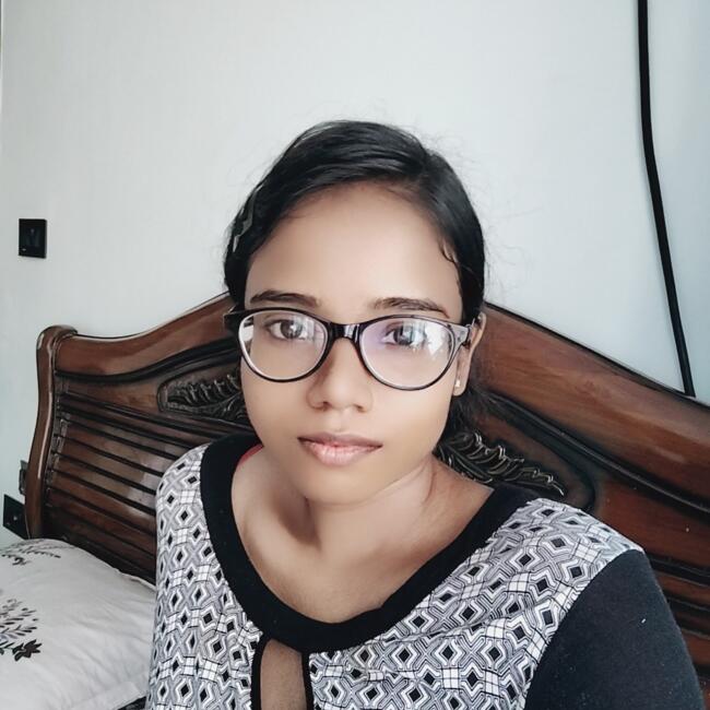 बम्बई में बेबीसिटर: Shalaka