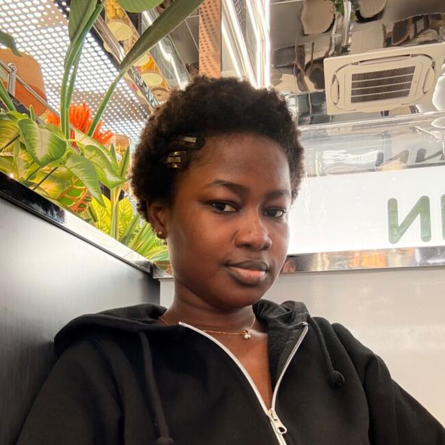 Baby-sitter à Courbevoie: Esther