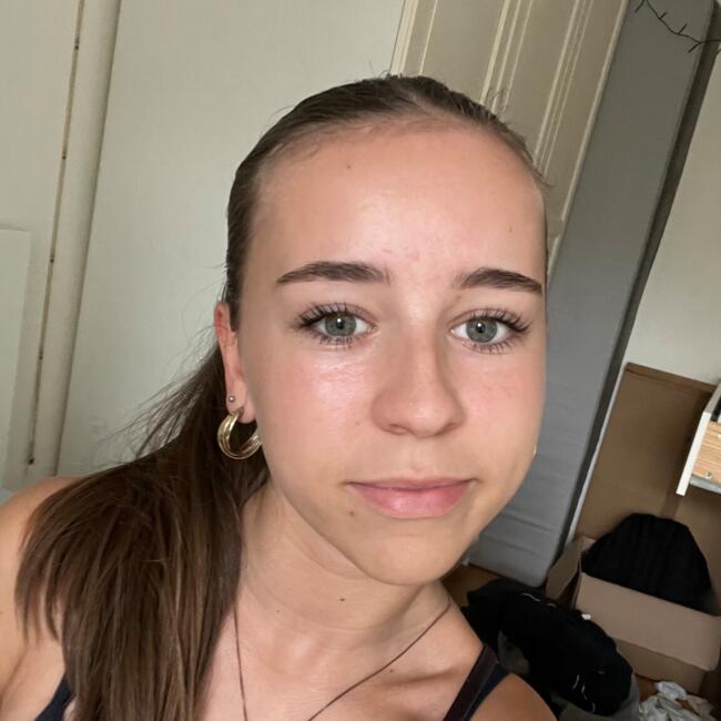 Babysitter in Antwerp: Nina