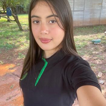 Babysitter in Minga Guazú: Rocio