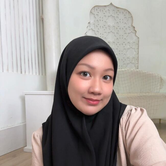 Babysitter in Kampung Bukit Katil: Aleeza