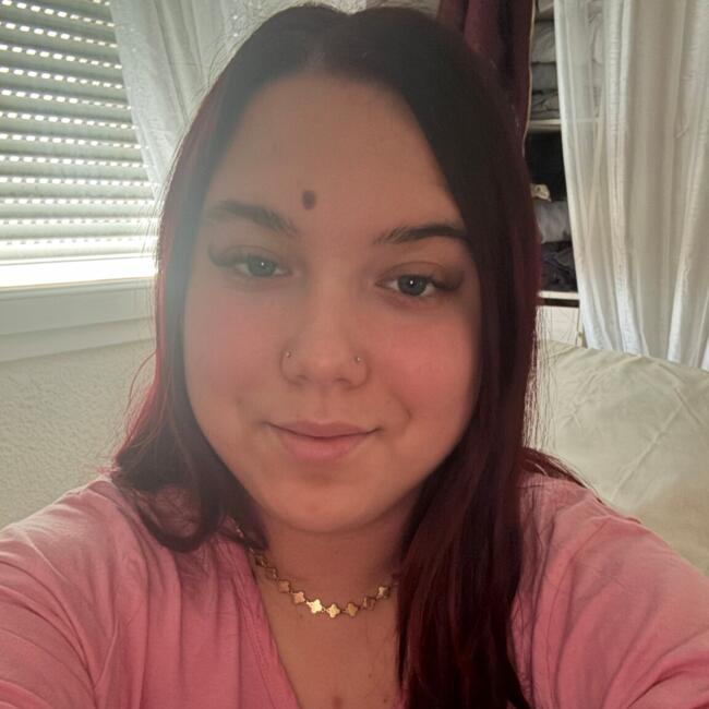 Babysitter in Bourg-lès-Valence: Shaima