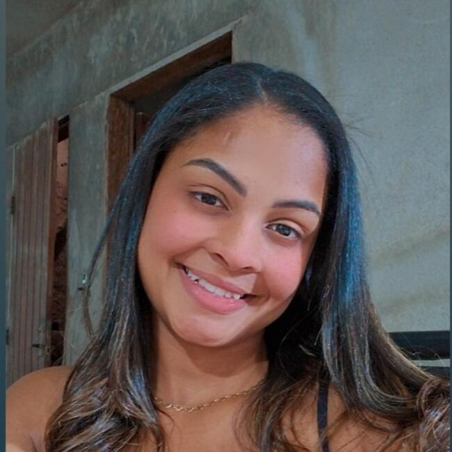 Babysitter in Sete Lagoas: Jessica