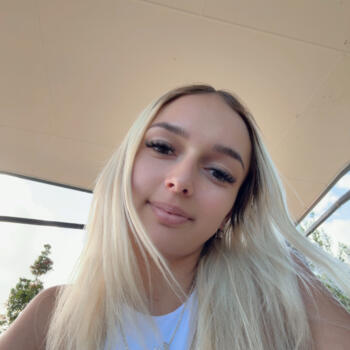 Babysitter in Sunshine Coast: Karisma