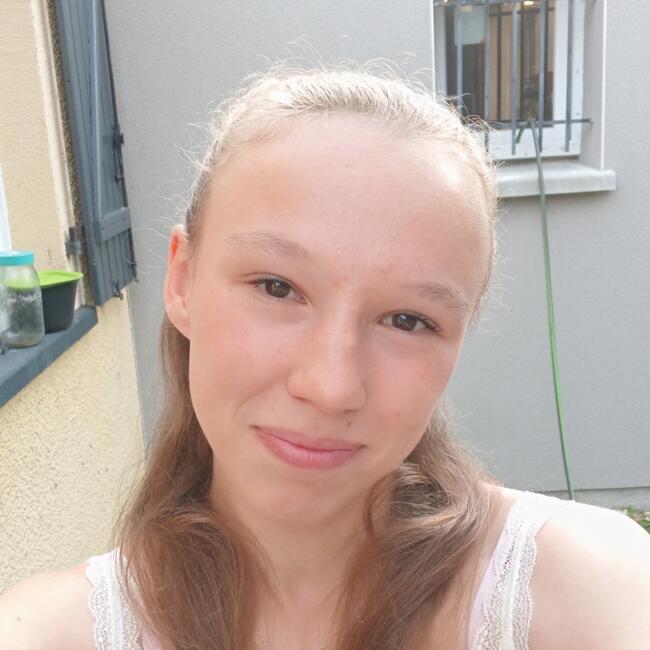 Babysitter in Reims: Jade