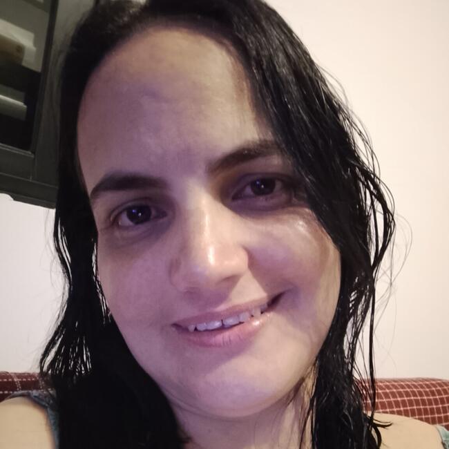 Babá em Jacareí: Ingrid da Silva Spósito