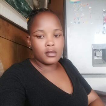 Babysitter Cape Town: Lungiswa