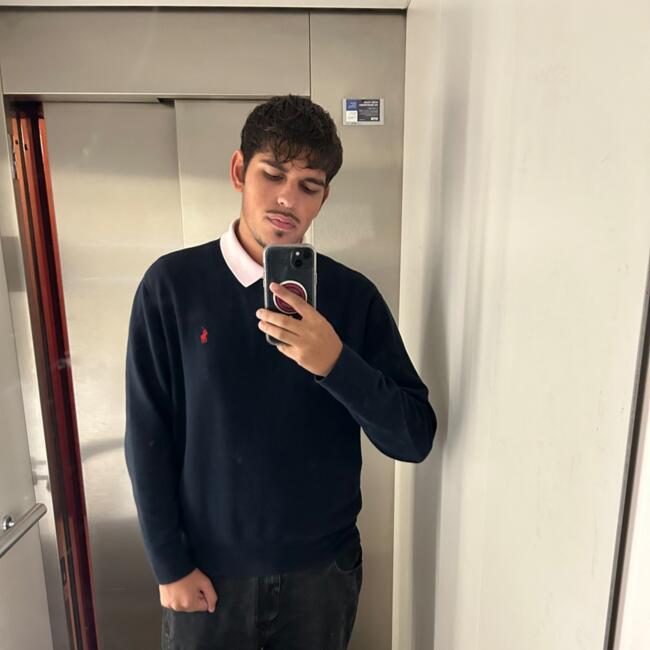 Babysitter in Le Plessis-Robinson: Adam