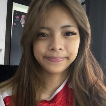 Babysitter in Singapore: Frey