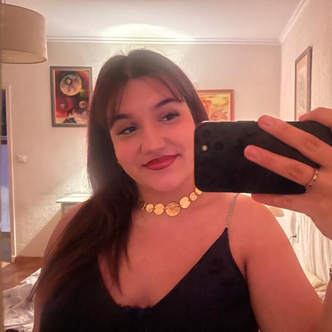 Babysitter in Saint-Gilles: Mathilde