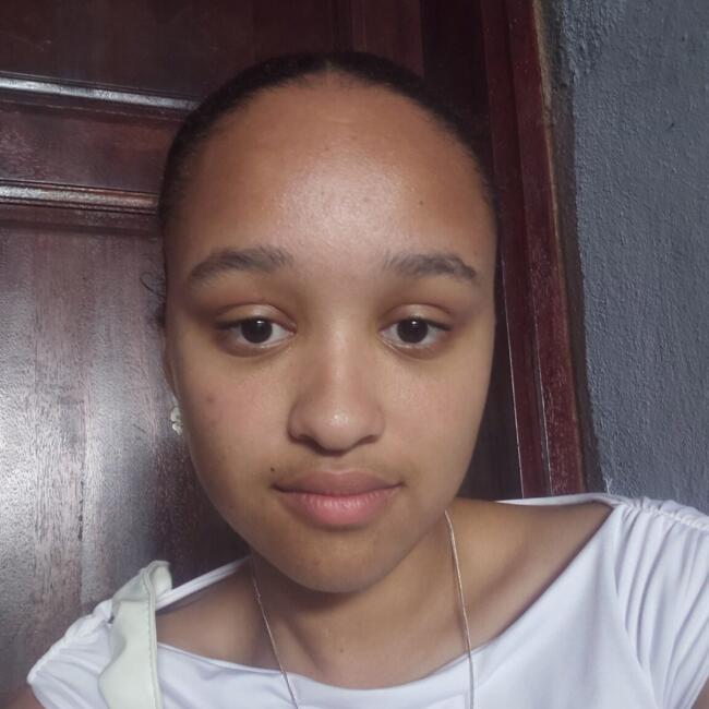 Babysitter in Mont-de-Marsan: Caroline