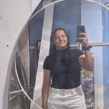 Niñera Cali: Laura