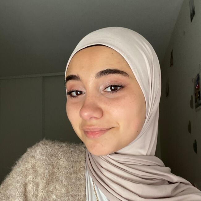 Babysitter in Vanves: Farah