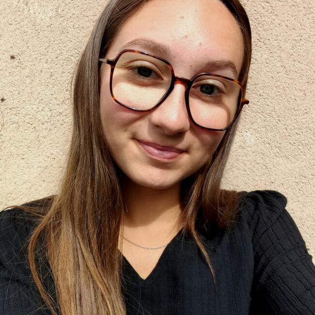Babysitter in La Séguinière: Lorine