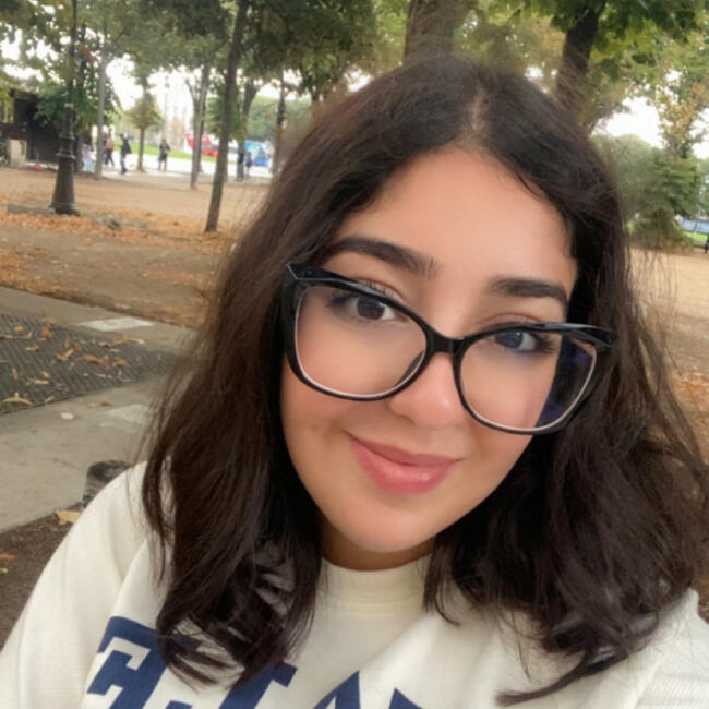 Babysitter in Clermont-Ferrand: Lamia