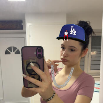 Babysitter in Salgótarján: Mya