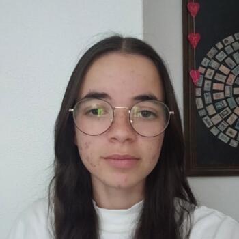 Babysitter in Setúbal: Mariana