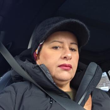 Babysitter in Le Kremlin-Bicêtre: Houda