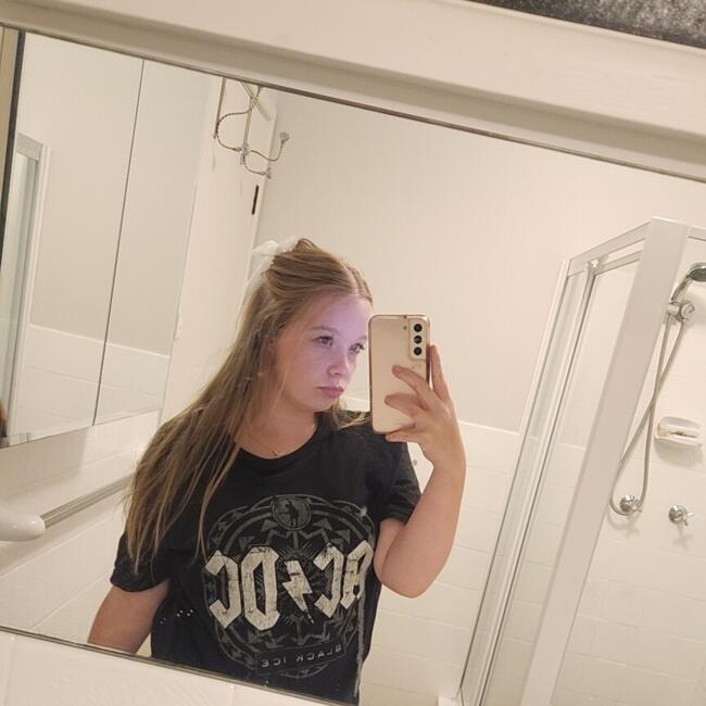 Babysitter in Brisbane: Mikayla (Mikky)