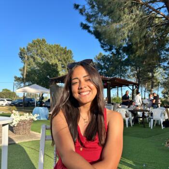 Babysitter Almada: Camila