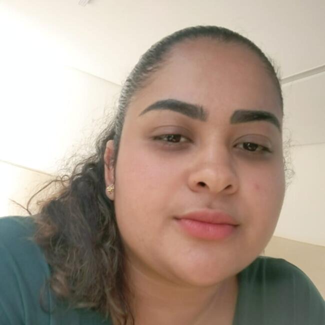 Babá em Brasília: Juliana