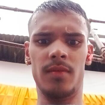Babysitter Pune: Gulshan