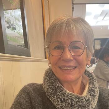 Babysitter in Waterloo: Gina