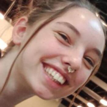 Babysitter in Bron: Lucie