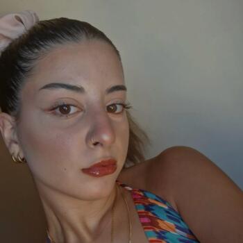 Nounou à Ioannina: Νίκη