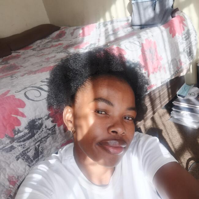 Babysitter in Kinross: Hlalunam