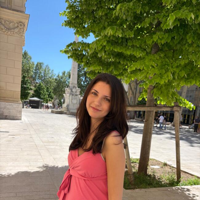 Babysitter in Rochefort-du-Gard: Anaïs
