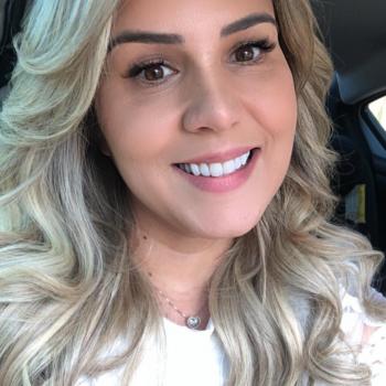 Emprego de babá em Brasília: emprego de babá Katrina