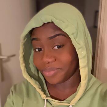Baby-sitter in Saint-Denis: Carolhane