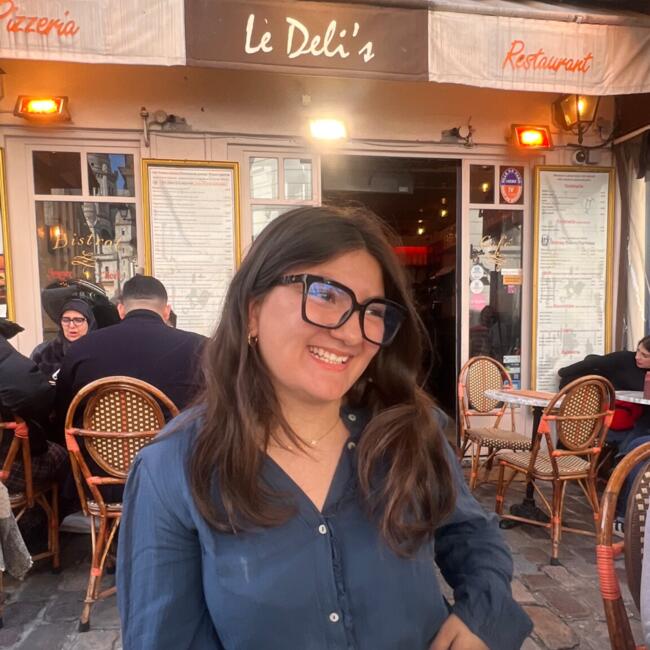 Babysitter in La Rochelle: Inès